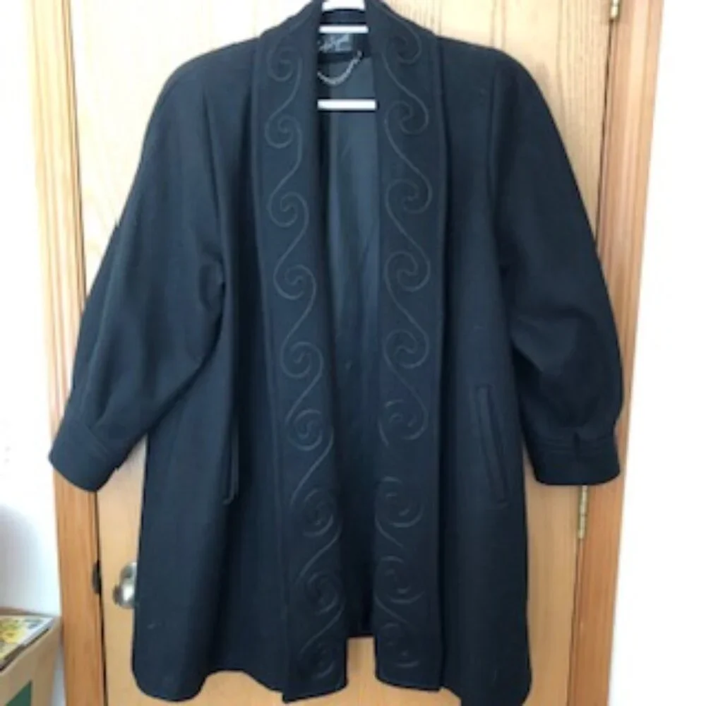 Vintage 1990s Lady Suzette Stylish Black Winter Coat Embroidered Lapels L XL